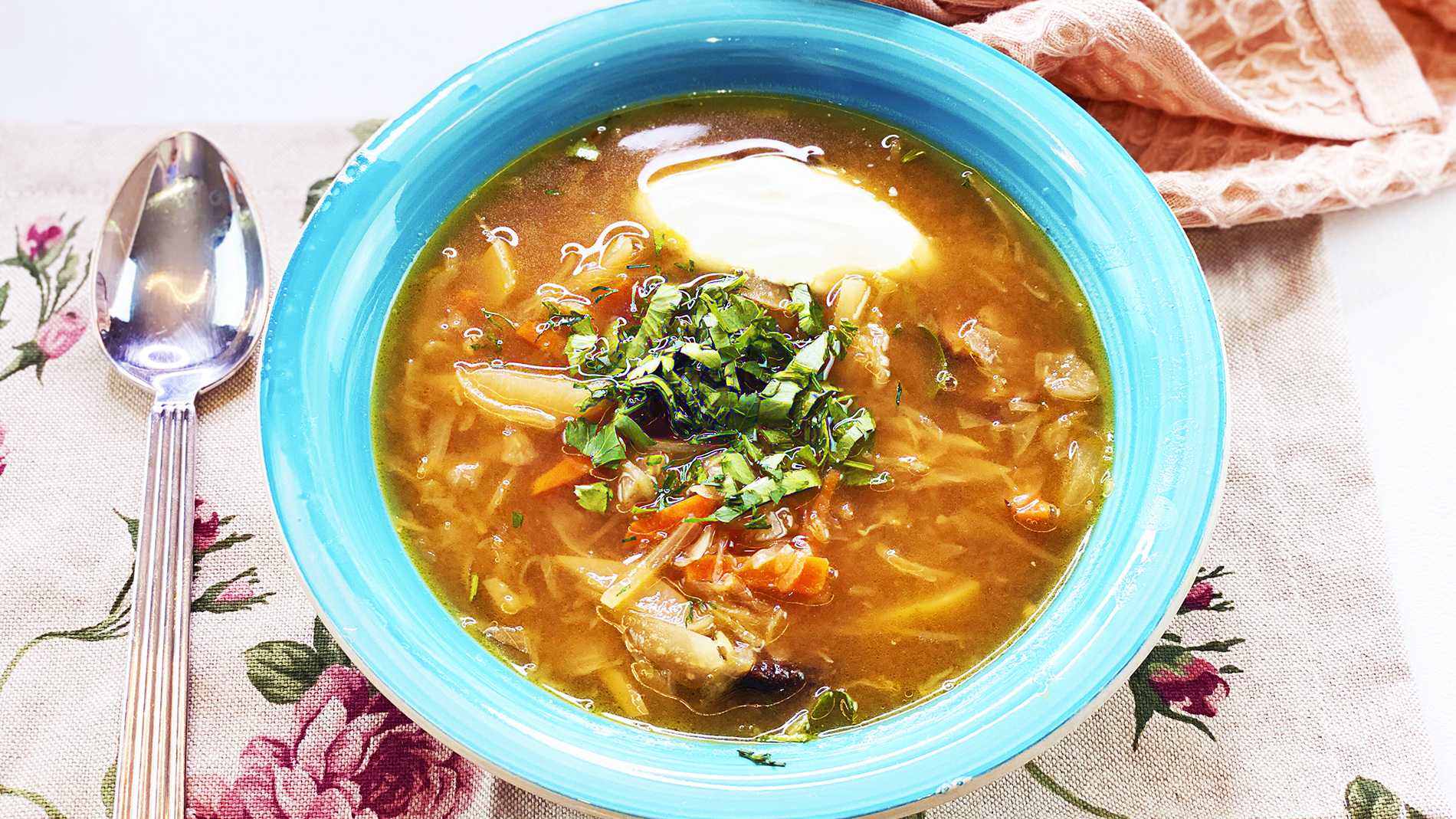 Как правильно приготовить вкусные щи из свежей капусты: рекомендации и классический рецепт супа