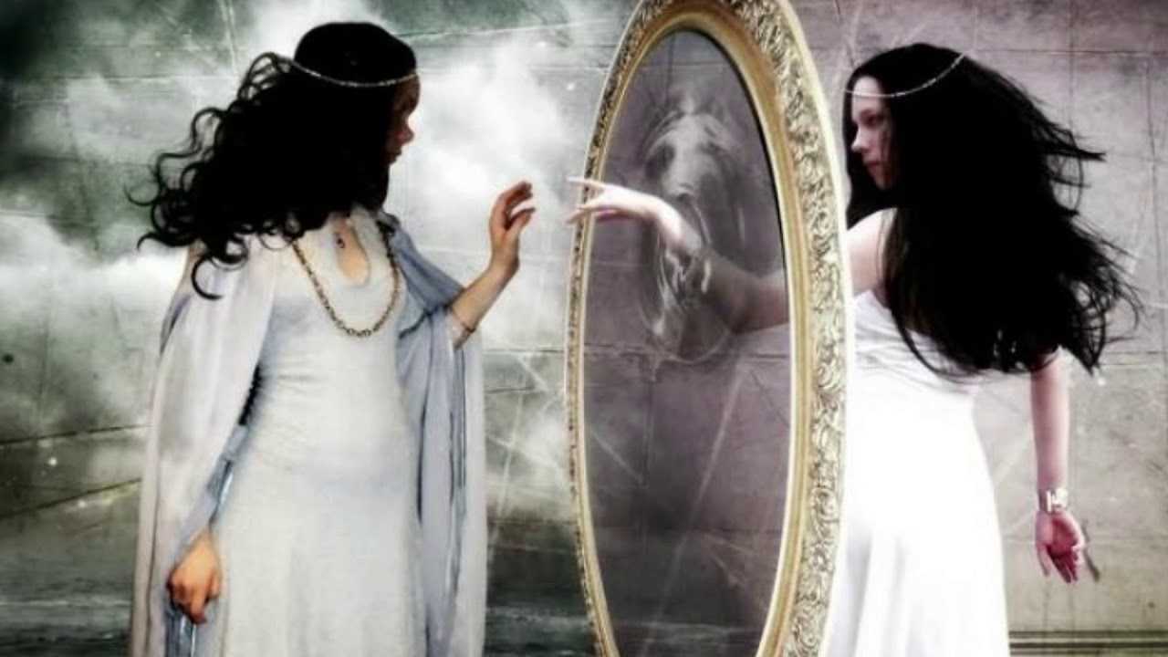 В чем заключается магия зеркал: приметы и суеверия, связанные с ними
