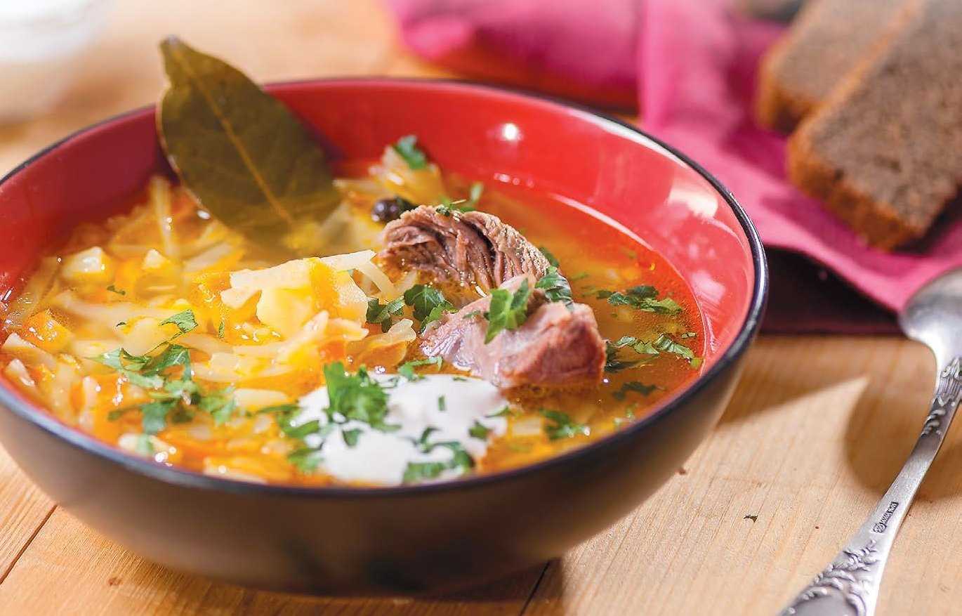 Щи из квашеной капусты в мультиварке, с мясом и постные