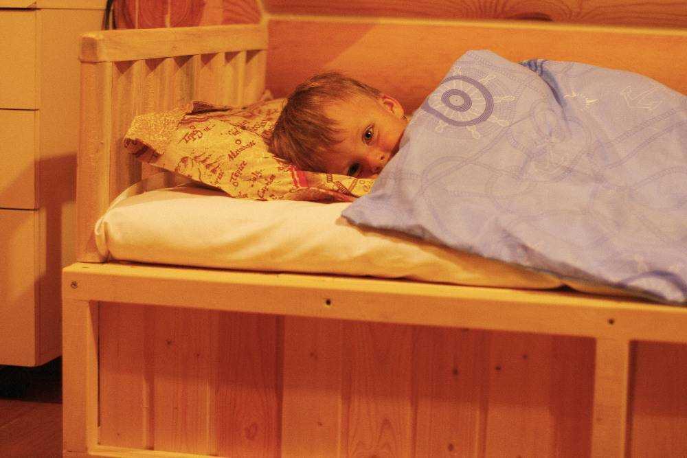Как приучить ребенка спать в кроватке? советы детского психолога - мапапама.ру — сайт для будущих и молодых родителей: беременность и роды, уход и воспитание детей до 3-х лет