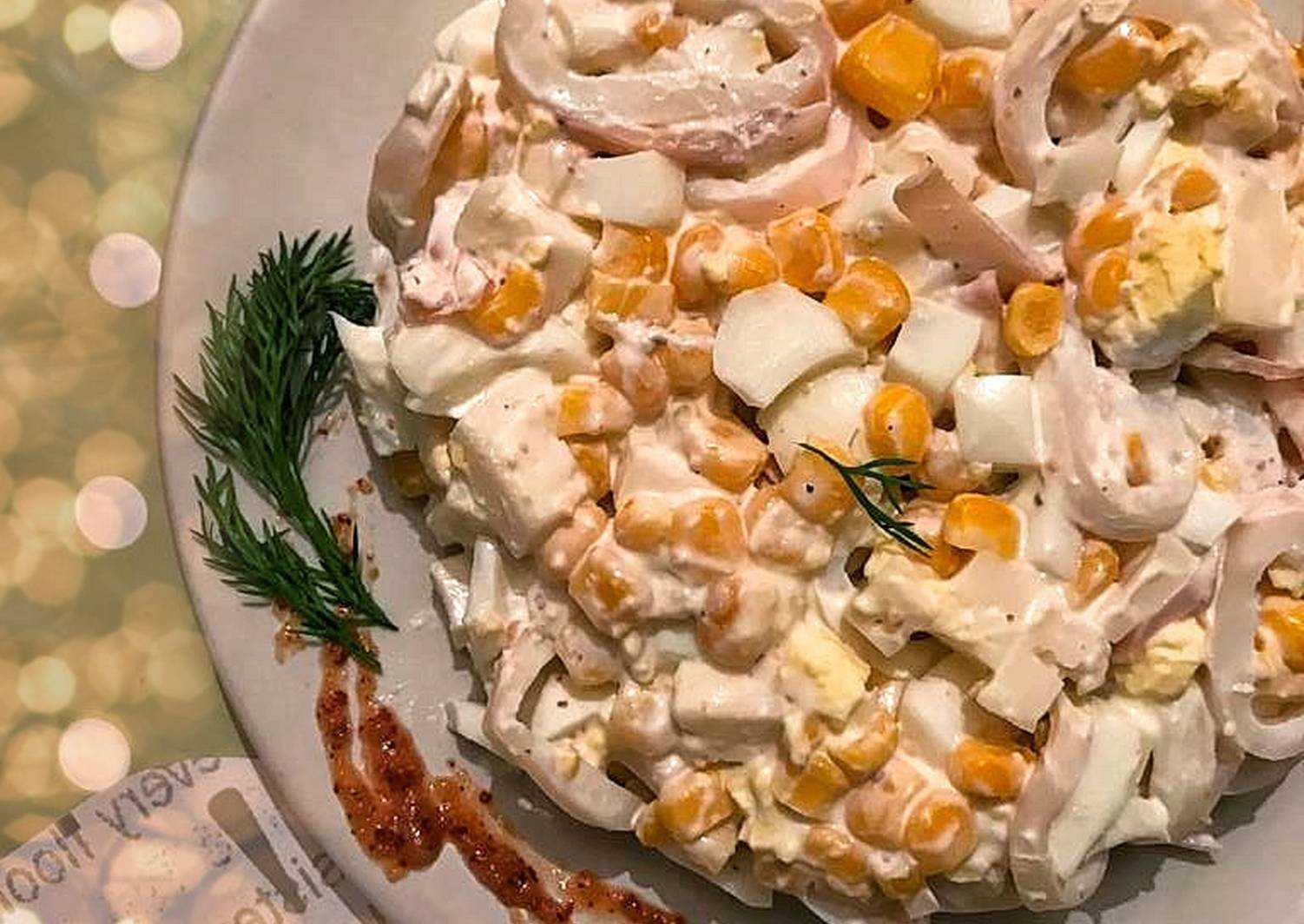 Салат с кальмарами и яйцом: 8 самых вкусных рецептов