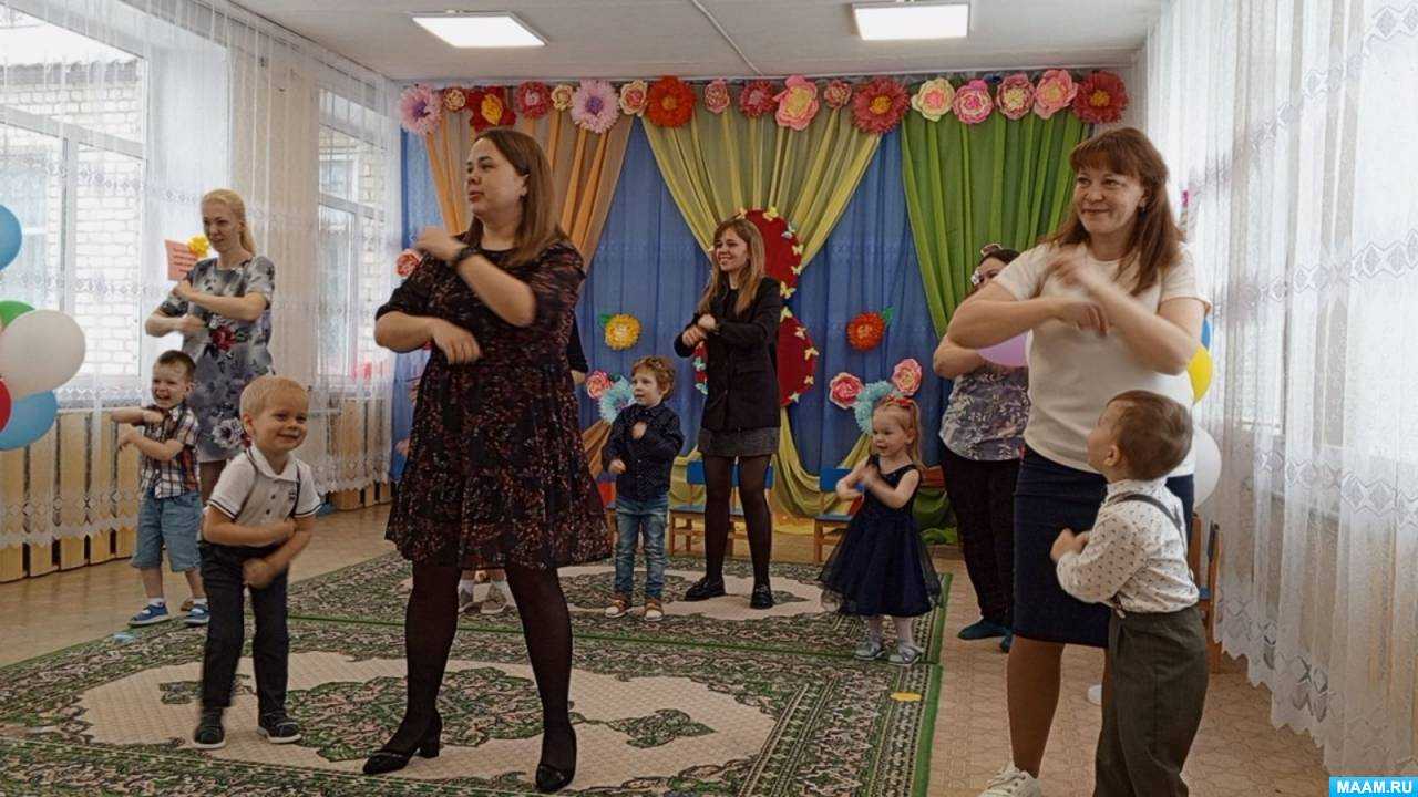 Как поставить елку в небольшом помещении. куда поставить новогоднюю елку? ищем место для зелёной красавицы куда поставить елку в маленькой квартире