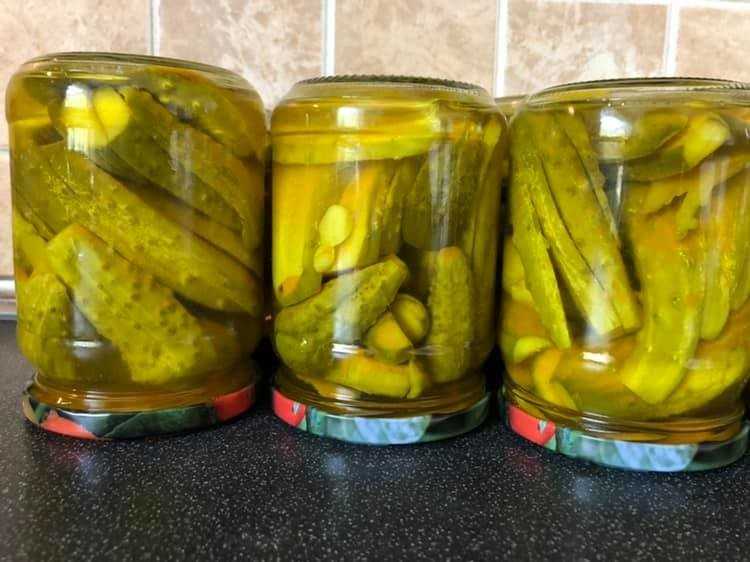 Несколько оригинальных рецептов огуречных закруток с куркумой