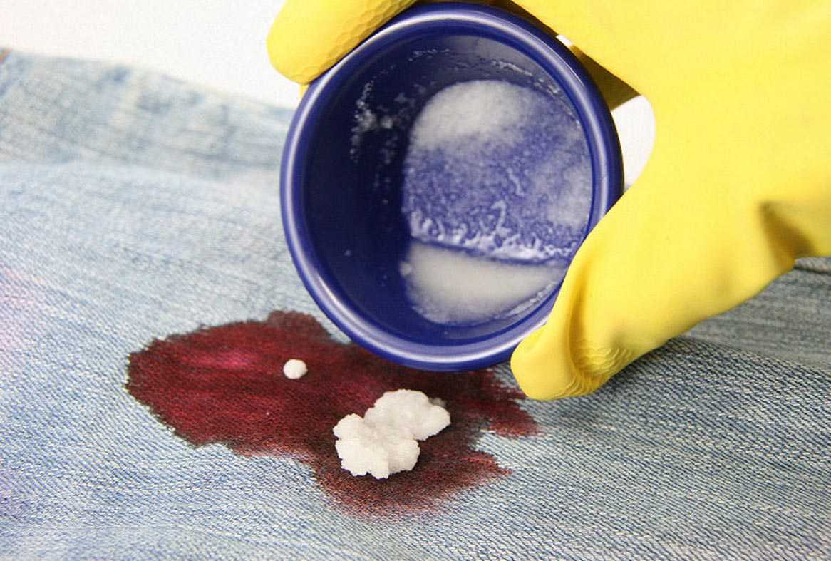 Чем отстирать акварельную и гуашевую краску с одежды разных типов