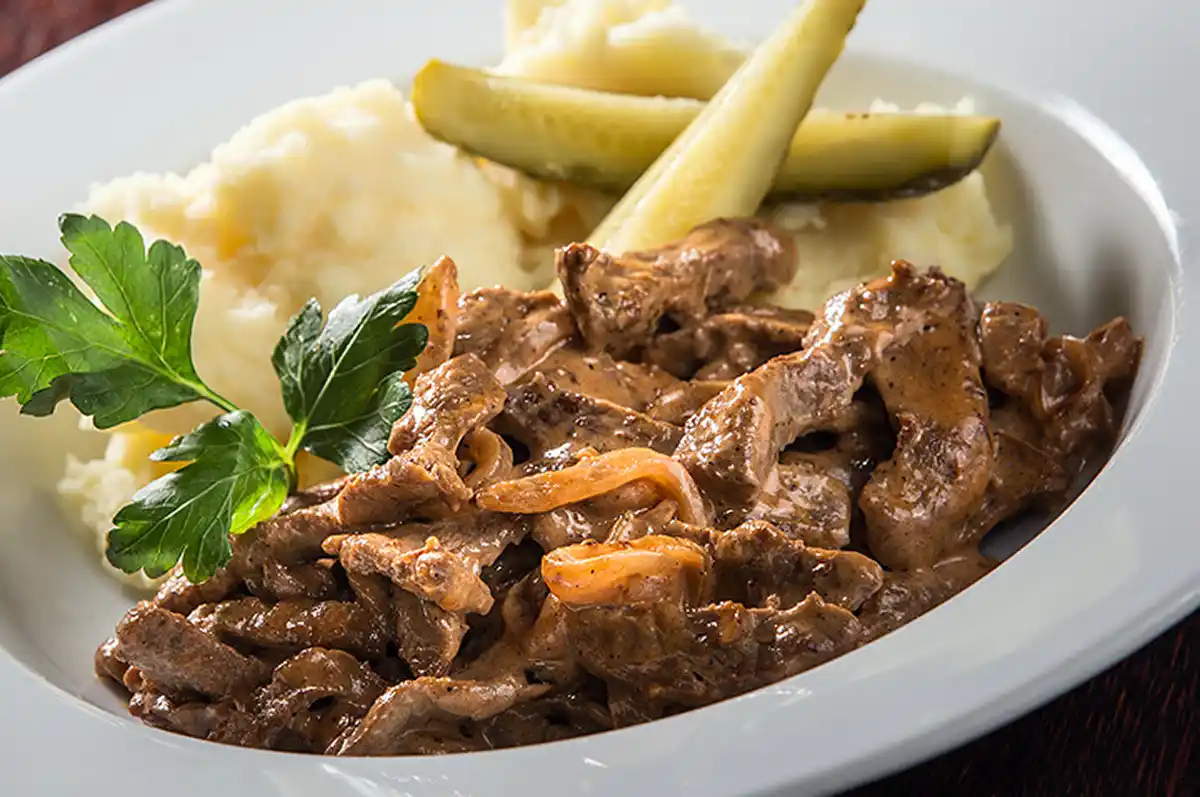 Бефстроганов из говядины – вкуснейшее классическое блюдо русской кухни: рецепт с фото