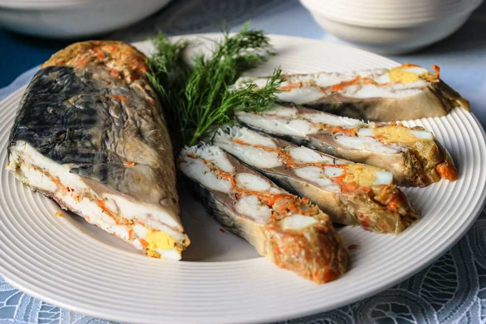 Вкусные блюда из свежезамороженной скумбрии: идеальные закуски к праздничному столу