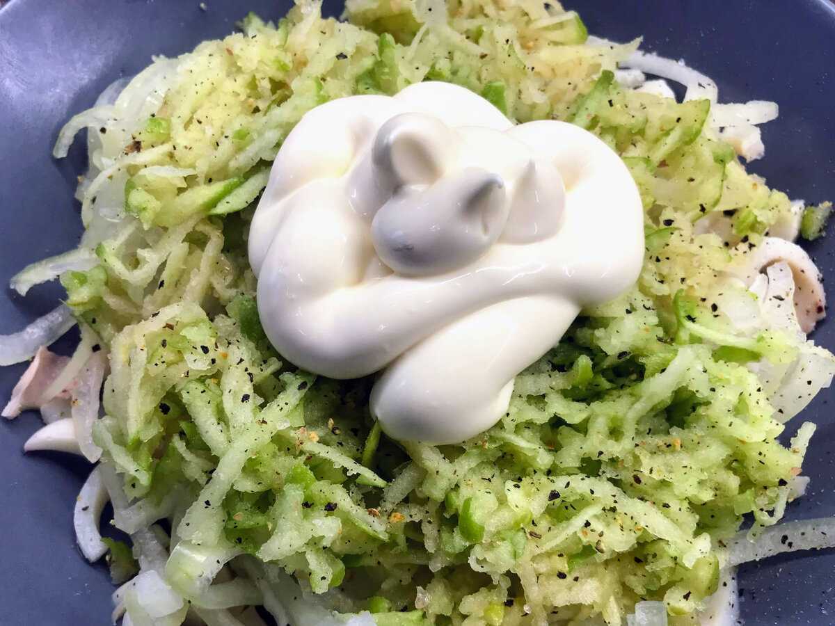 Кальмары как чистить и варить, быстро, пошагово. пошаговый рецепт самый вкусный салат с кальмарами