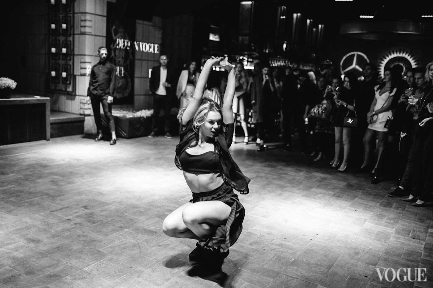 Танец Vogue это очень эффектный стиль Хочешь научиться прямо сейчас Дарим простую связку от хореографа