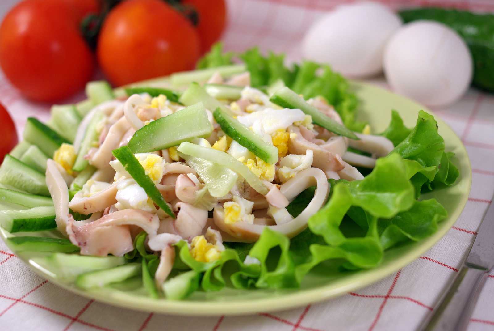 Самые вкусные салаты с кальмарами – простые рецепты