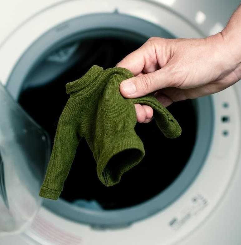 Шерстяной свитер сел после стирки: что делать и как не навредить